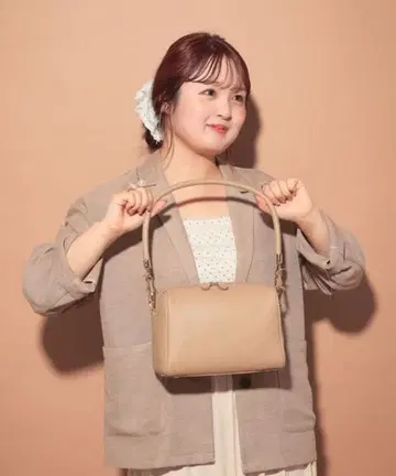 [ 새상품 ] LOWRYSFARM 베이지 콩 보스턴 숄더백