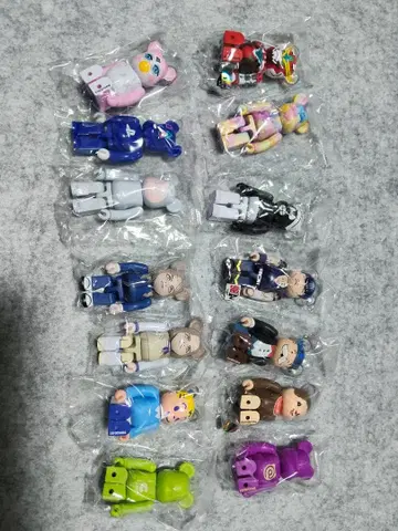 미사용 베어브릭 피규어 세트