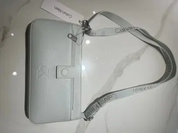 캘빈 클라인 숄더백 라이트 그린