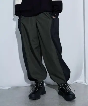 [ Neucon ] 23AW 절개 카고 팬츠 ( 셋업 가능 )
