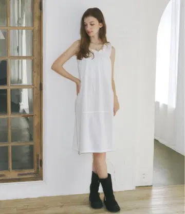 GIUNON / 자수 헴 탱크 드레스