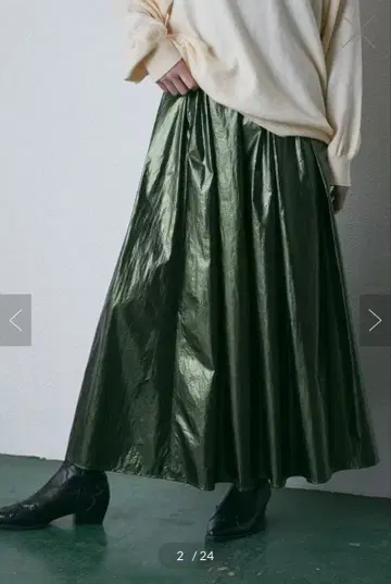 로즈버드 메탈릭 롱 스커트 카키