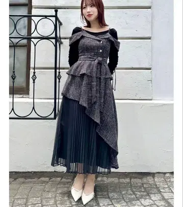 dazzlin 오프숄더 아지메 트렌치 원피스