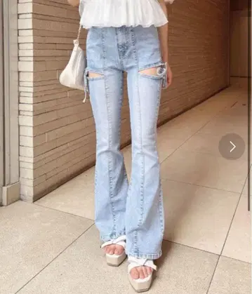 INGNI 사이드 리본 컷 아웃 플레어 데님 팬츠 S 라이트 블루