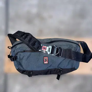 CHROME KADET 크롬 바디 백