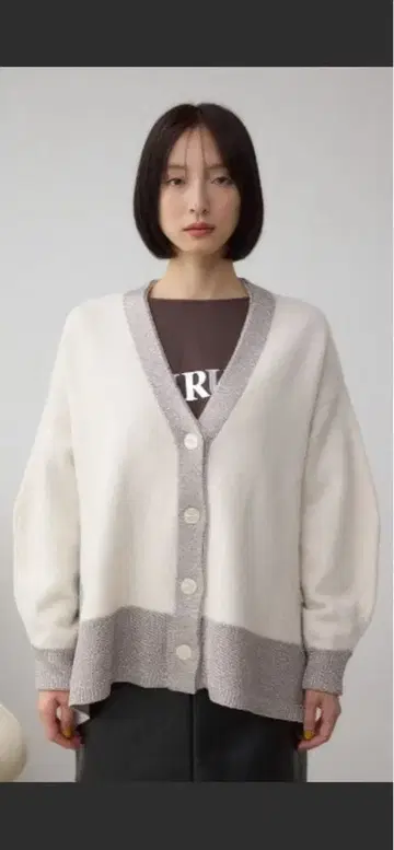 새상품 AZUL 니트 가디건 프리 사이즈