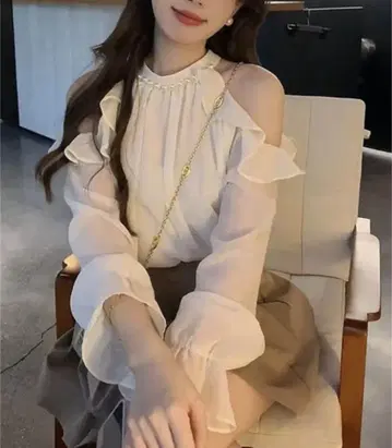 오프숄더 상의