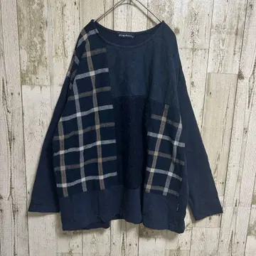 드럭 스토어즈 상의 이소재 절개 니트 체크 네이비 긴팔