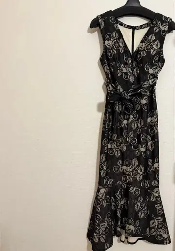 [ 새상품급 ] VANESSA HEART 드레스 S 사이즈