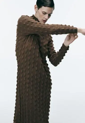 새상품급 ZARA 3D 니트 롱 원피스 하이넥