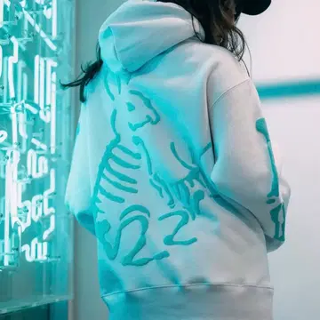 FR2 월도 오키나와 스켈레톤 토끼 후디