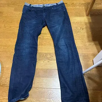 데시구알 다크 블루 스트레이트 청바지