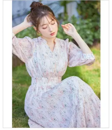 허리 셔링 뉴앙스 플라워 쉬폰 플리츠 원피스