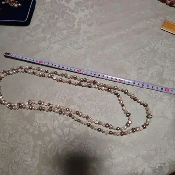 양귀비 진주 목걸이