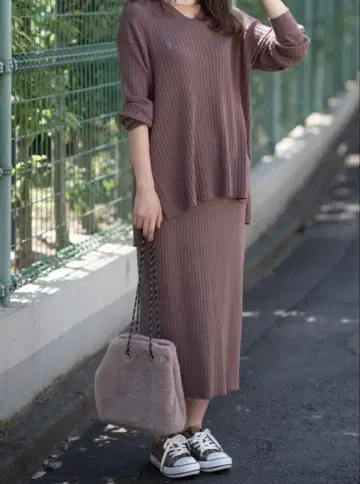 [ 미사용 새상품 ] GU 와이드 리브 니트 튜닉 & 내로우 스커트 셋업