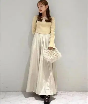 LILY BROWN / 바이컬러 라인 도킹 원피스 릴리 브라운