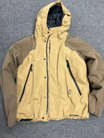 워크맨 다운 LL 베이지 미사용 새상품