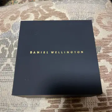 DANIEL WELLINGTON 골드 뱅글