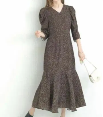 리랜드트루 머메이드 플레어 원피스 브라운 도트 S 사이즈