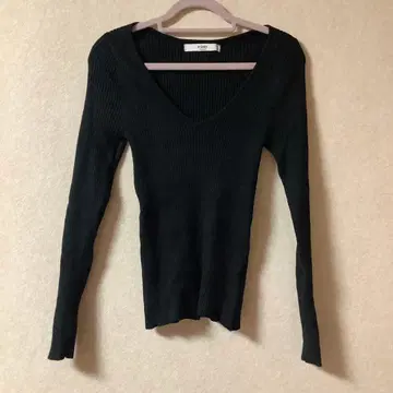 eimy 블랙 V넥 긴팔 니트