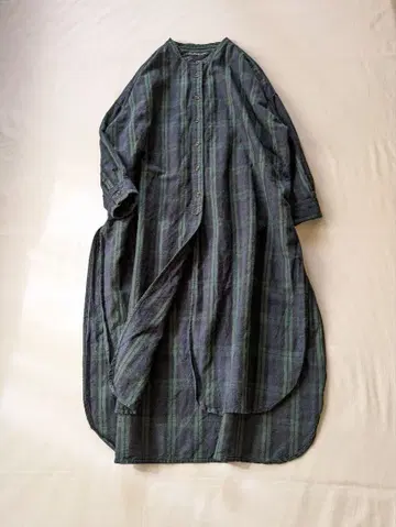 Sunny Clouds 체크 컷 튜닉 원피스