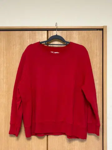 빨간색 크롭 맨투맨