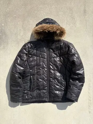 THRUXTON 퍼다운 y2k