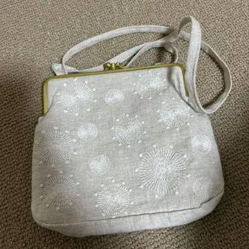 린넨 자수 숄더백