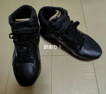 Reebok 하이컷 블랙 스니커즈 하자품