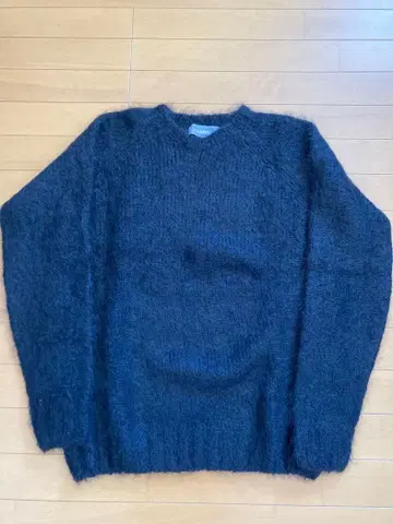 새상품 ARMEN 모헤어 크루넥 스웨터 스코틀랜드제 블랙