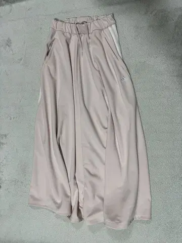 adidas 시즈널 스포츠 웨어 루즈핏 더블 니트 스커트