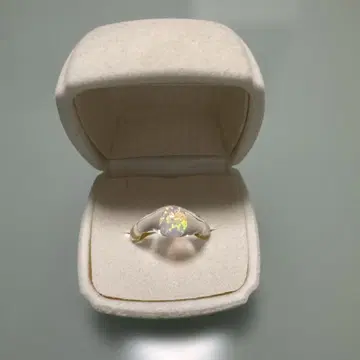 오팔 유리 반지