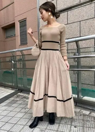 릴리 브라운 오프숄더 니트 롱 원피스