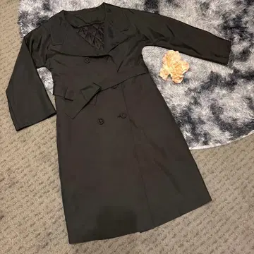 새상품급 DoCLASSE 블랙 트렌치코트