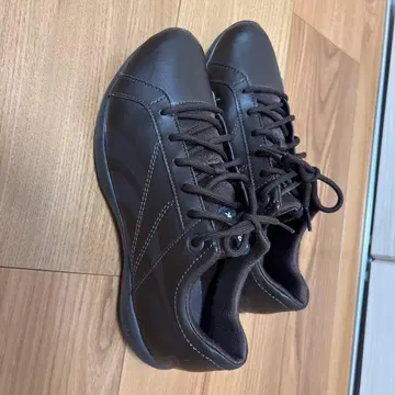 리복 슬림톤 브라운 여성용 스니커즈