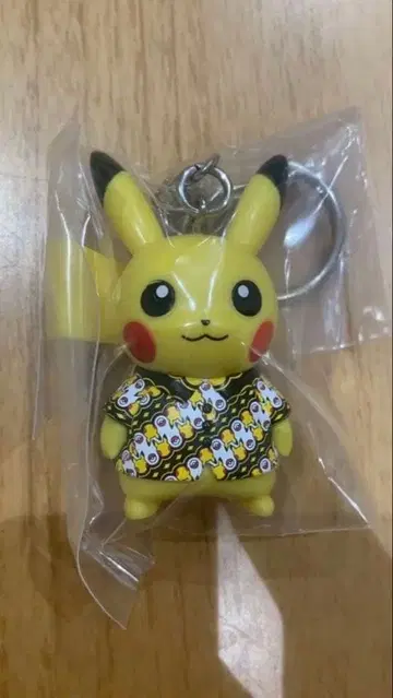 피카츄 바틱 키링 미개봉 새상품 인도네시아 한정판