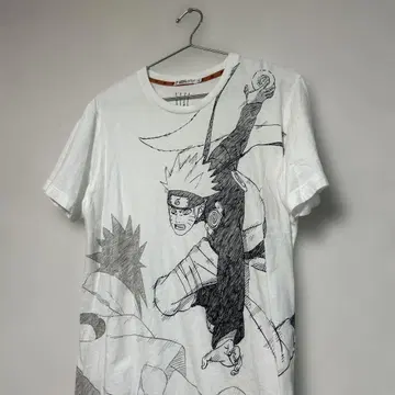 초레어 디자인 유니클로 나루토 vs 사스케 t셔츠 UT naruto