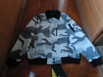 이번 시즌 모델 도라이치 카모플라쥬 점퍼