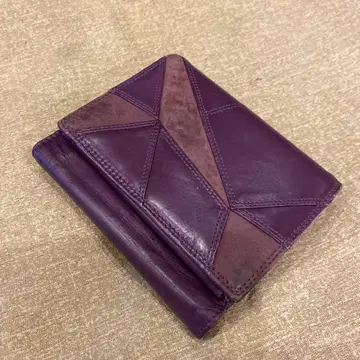 보라색 가죽 접이식 지갑
