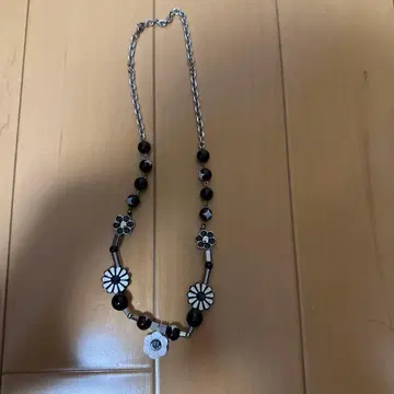 SALUTE/사루테 FLOWER ANARCHY NECKLACE