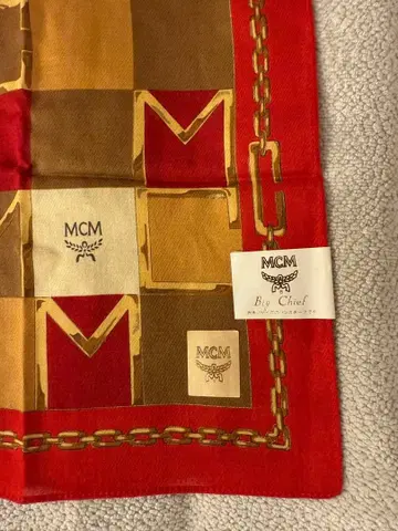 미사용 새상품 MCM 체인 패턴 스카프 손수건