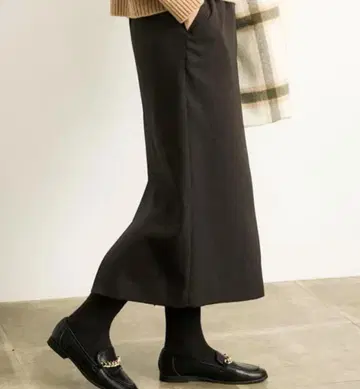 어반 리서치 UR TECH 드로스트 타이트 스커트 블랙