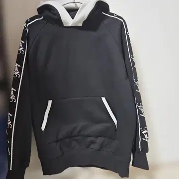 Rady 후드 부착 후드티 블랙