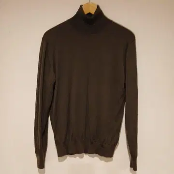 EDIFICE 브라운 터틀넥 니트