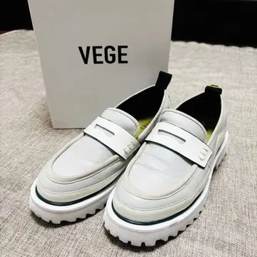 VEGE 통굽 로퍼 그레이 베이지 24~24.5cm