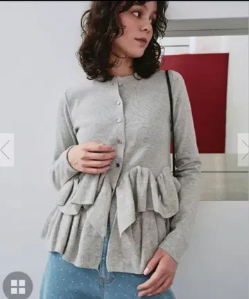 택 포함 새상품 Titivate 프릴 헴 니트 가디건