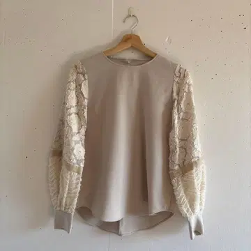 UNITED TOKYO 베이지 아이보리 긴팔 상의