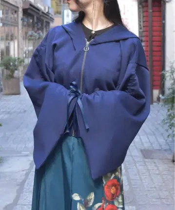 [ 미사용 새상품 ] axes femme 드로스트 슬리브 후드티 네이비