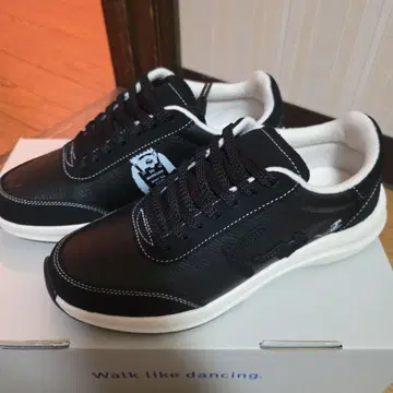 스가치오 스니커즈