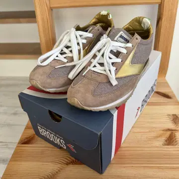 BROOKS 스니커즈 베이지/골드